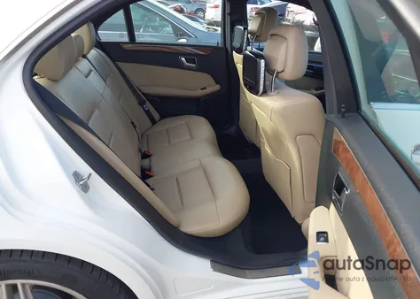 2013 Mercedes-Benz E 350 4Matic z USA, uszkodzony, nr VIN WDDHF8JB6DA764859